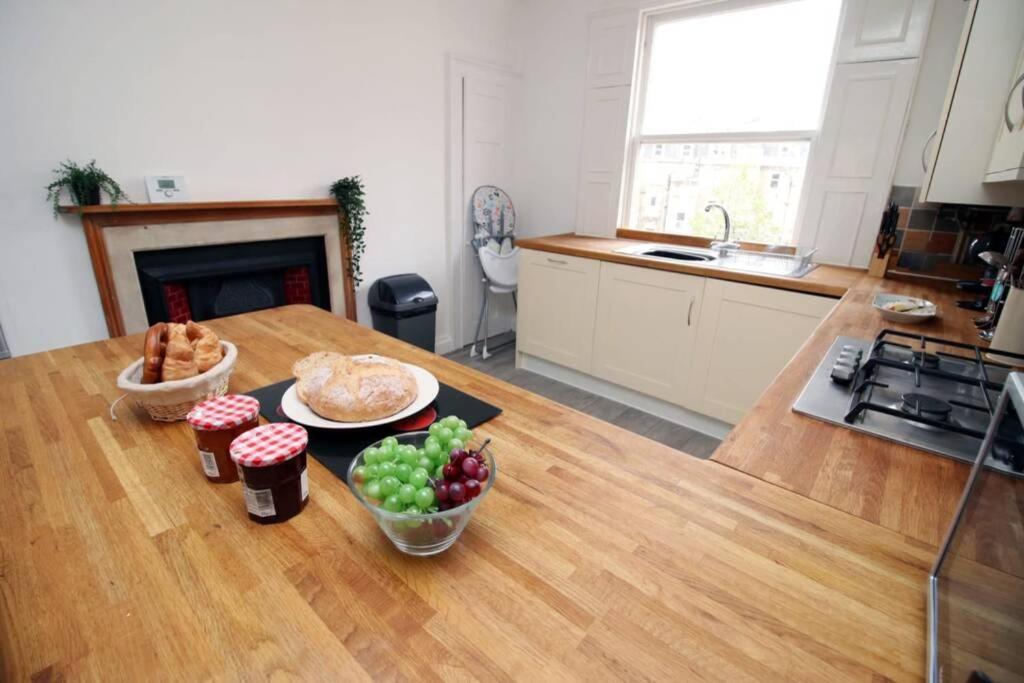 Spacious Georgian 3Bedroom Apartment- 10 Minute Walk To The River Avon, Roman Baths And Bath Abbey バース エクステリア 写真