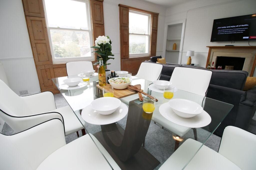 Spacious Georgian 3Bedroom Apartment- 10 Minute Walk To The River Avon, Roman Baths And Bath Abbey バース エクステリア 写真