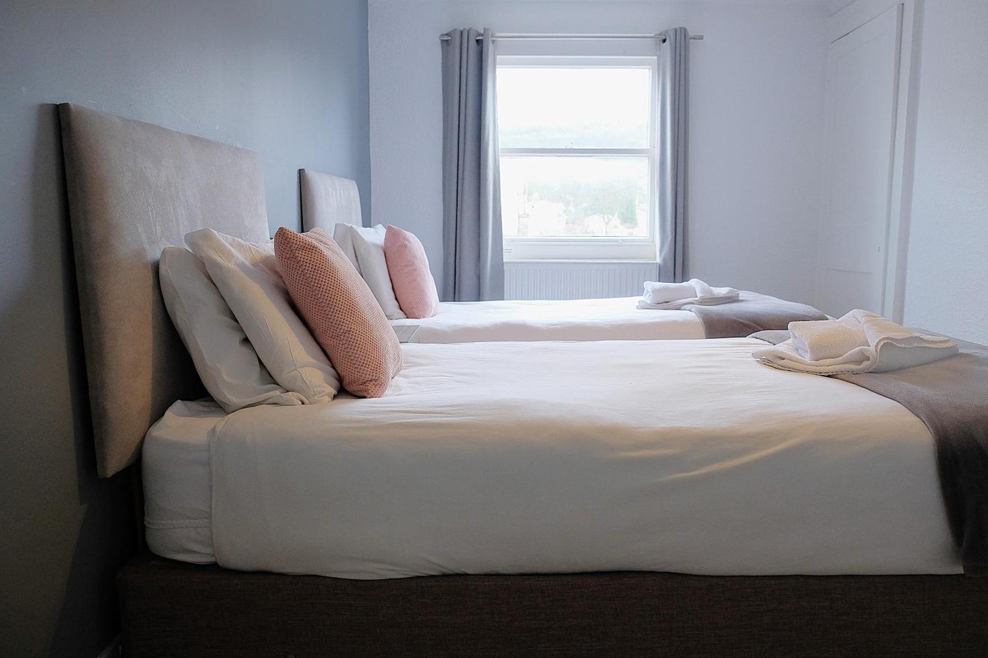 Spacious Georgian 3Bedroom Apartment- 10 Minute Walk To The River Avon, Roman Baths And Bath Abbey バース エクステリア 写真