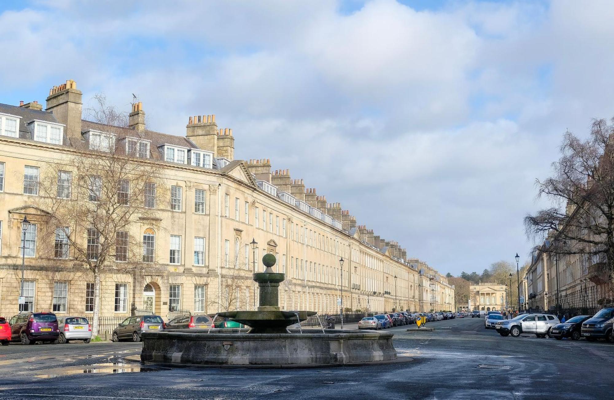 Spacious Georgian 3Bedroom Apartment- 10 Minute Walk To The River Avon, Roman Baths And Bath Abbey バース エクステリア 写真